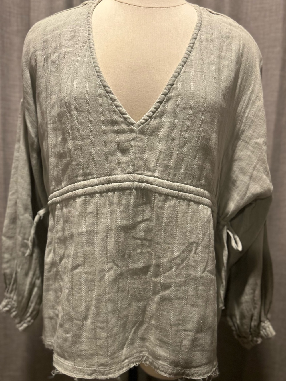 True Craft Light Sage V-Neck Tunic with Waist Ties